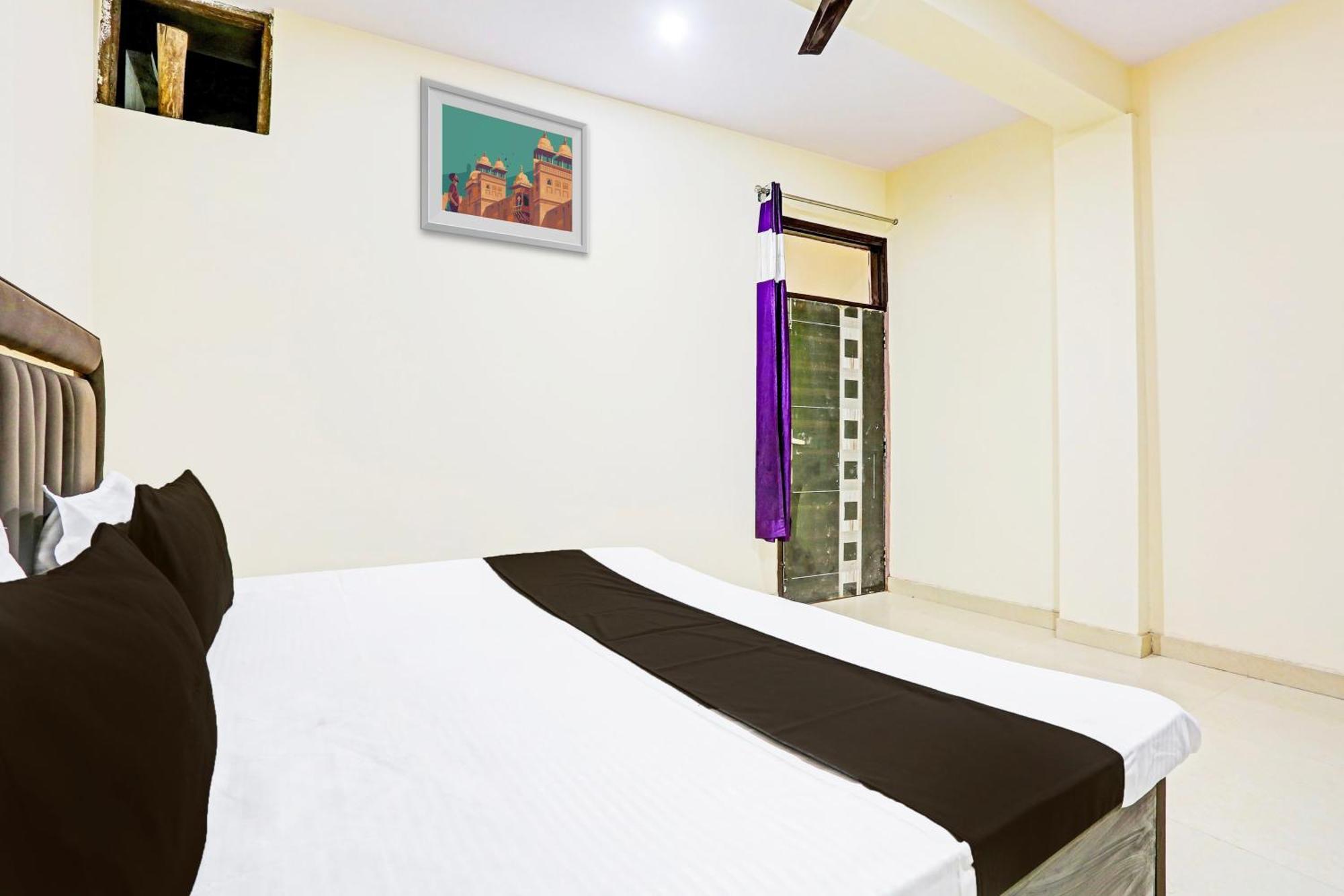 Hotel O Redbull Inn Gurgaon Bagian luar foto