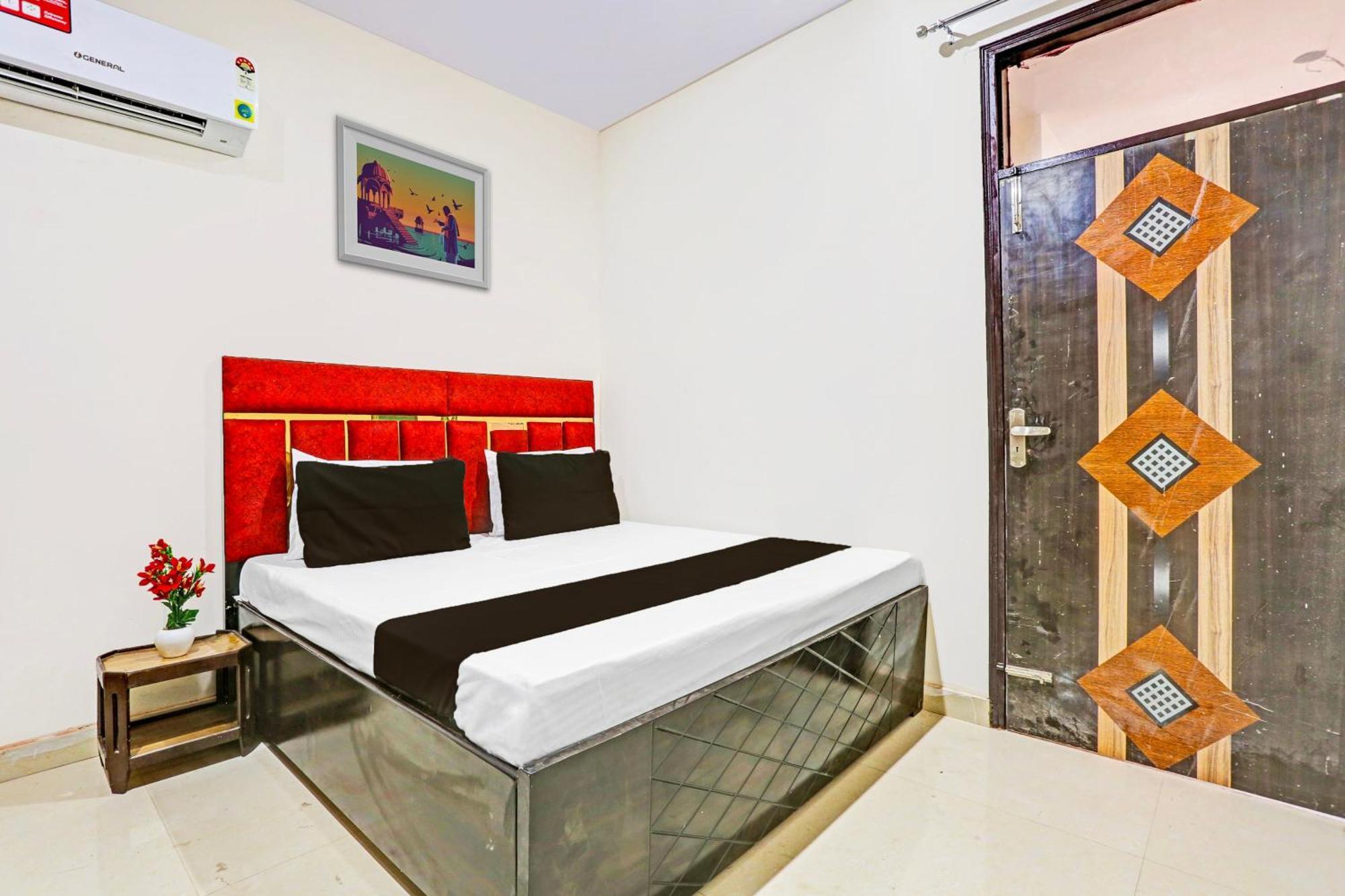 Hotel O Redbull Inn Gurgaon Bagian luar foto