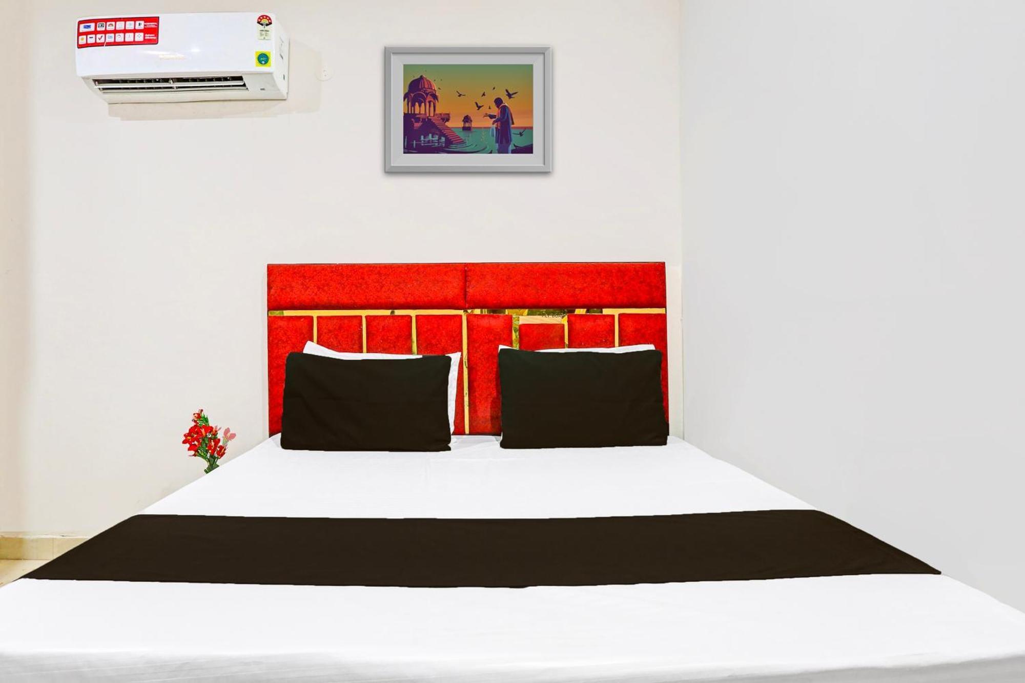 Hotel O Redbull Inn Gurgaon Bagian luar foto