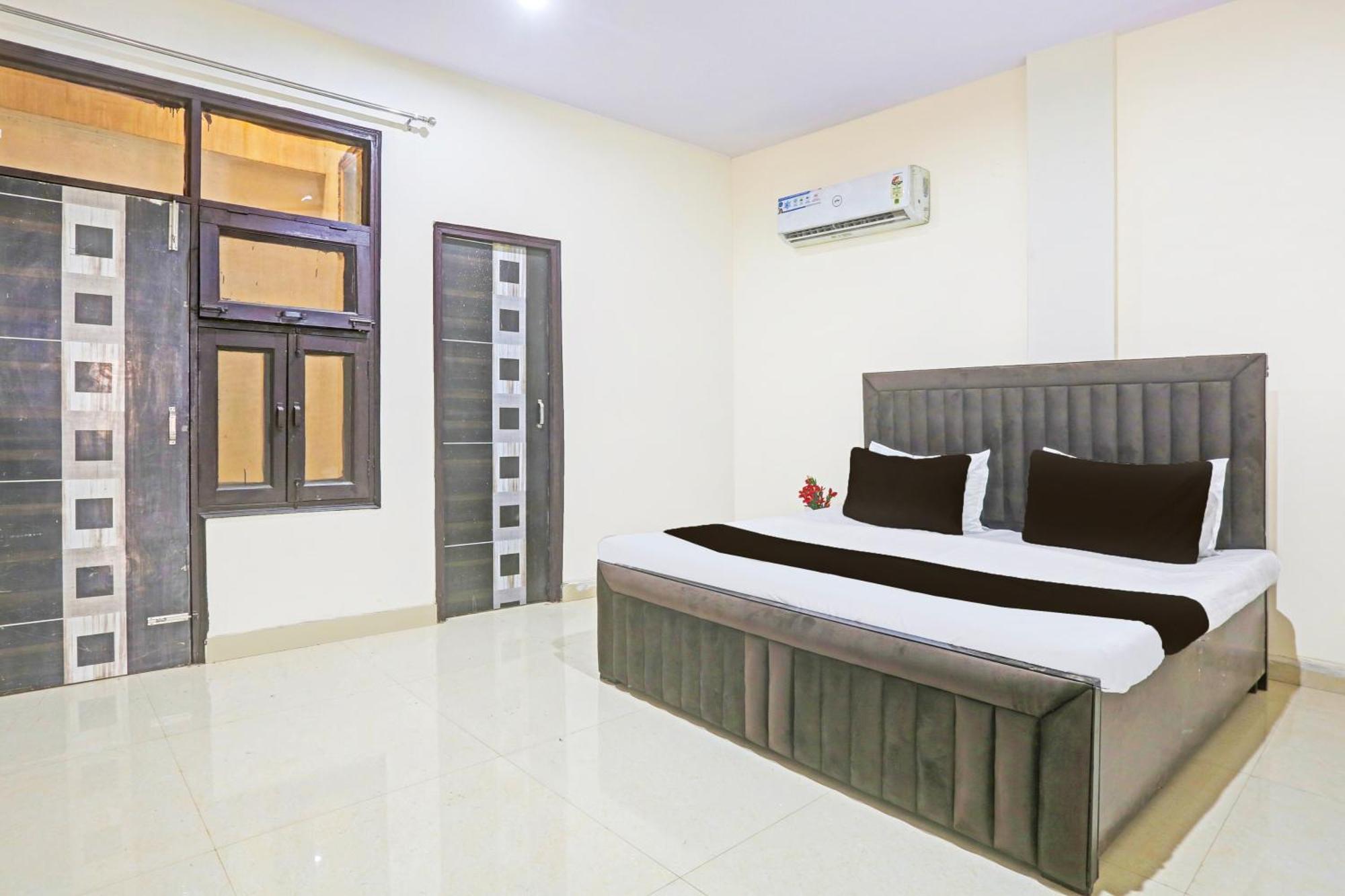 Hotel O Redbull Inn Gurgaon Bagian luar foto