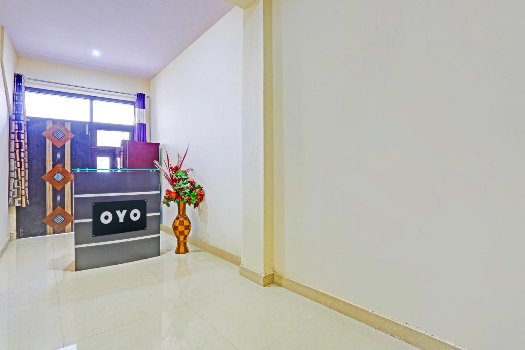 Hotel O Redbull Inn Gurgaon Bagian luar foto