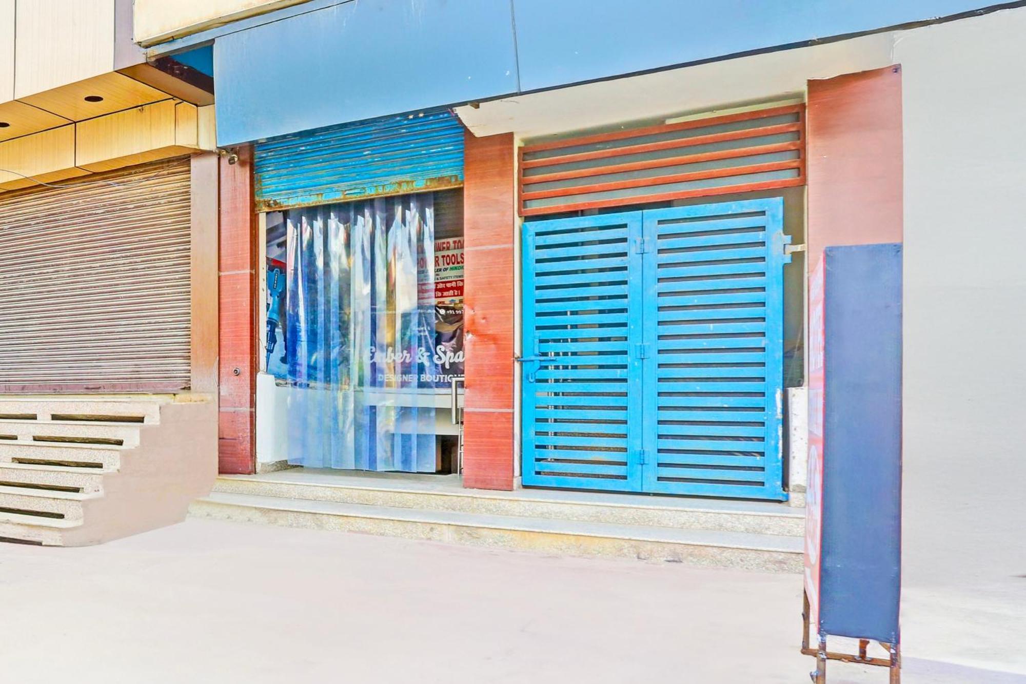 Hotel O Redbull Inn Gurgaon Bagian luar foto