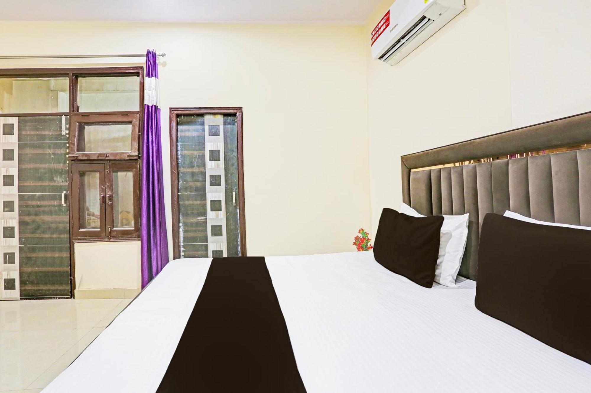 Hotel O Redbull Inn Gurgaon Bagian luar foto